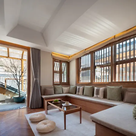 Far Hil Reflectsnow Hotel