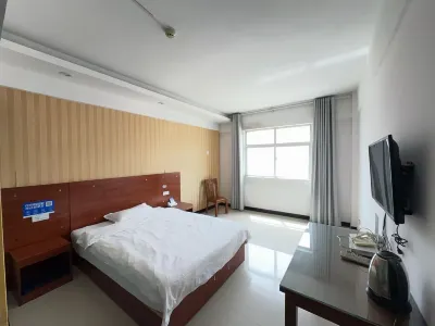 Linying Qingshuiwan Hot Spring Hotel Отели рядом с достопримечательностью «Julingzhen Passenger Transport Terminal»