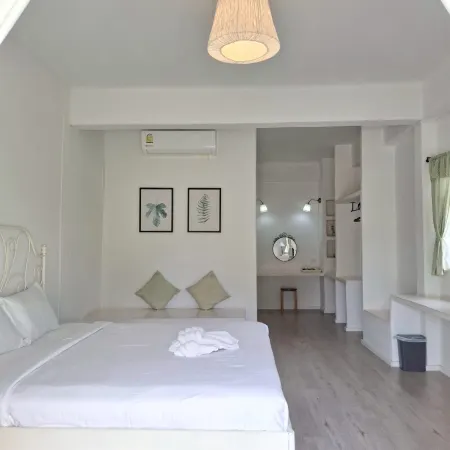 Villa La Flora Kaeng Krachan Отели рядом с достопримечательностью «Kaeng Krachan Dam Electric»