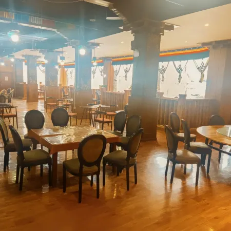 Kawala Hotel (Kangding Love Song Square National Highway G318)