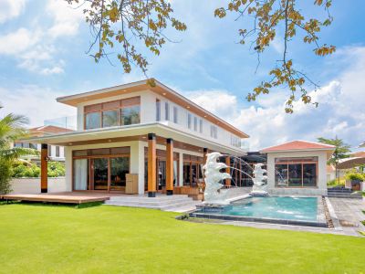 The Ocean Suites