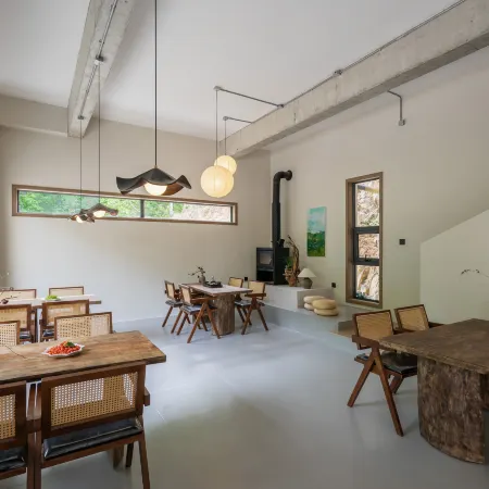 Hillside Courtyard Guesthouse