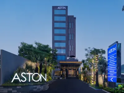 Aston Gejayan Yogyakarta Hotel & Conference Center Hotel dekat Indomaret Anggrek
