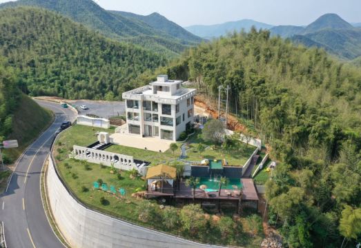 Cinn既下山·雾隐云海悬崖民宿（安吉云上草原店）外景图