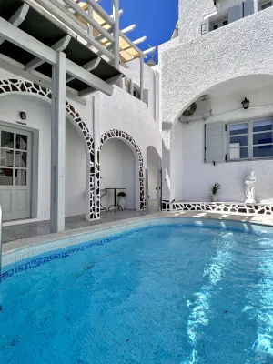 Maralex Hotels in Thira
