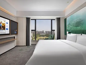 Xinyang Hampton by Hilton Hotel