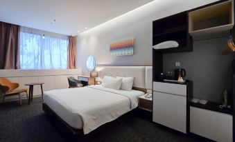 Fives Hotel Dnp - Housity