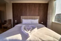 The Palace Pyramids Boutique Hotel