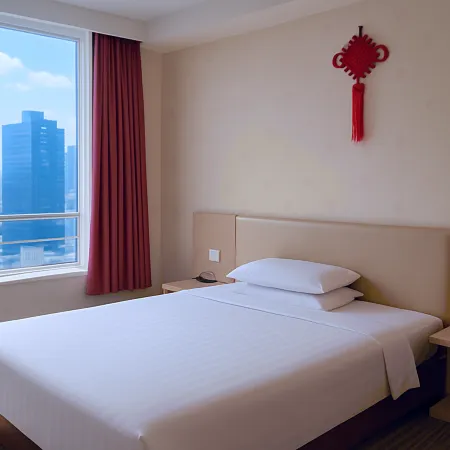 Jinniu Business Hotel (Jiangyou Station Huopao Street)