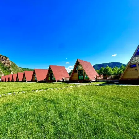Yanou Traveler's Camp