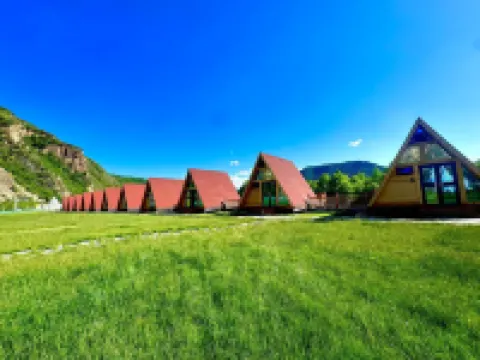 Yanou Traveler's Camp