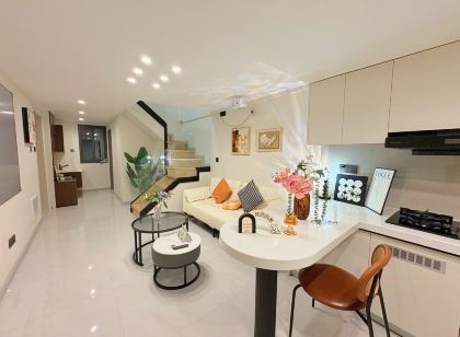 Youjia Selected Homestay (Caihong Long Street)