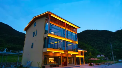 Shennongjia Linye Homestay (Dajiuhu) Hotel di Shennongjia