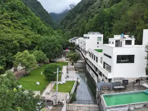 Floral Hotel · Wuyi Green Maple Valley Hotel