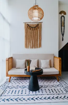 Smart & Cozy Apartment to Western Standard in Penestanan 萨扬区附近的飯店
