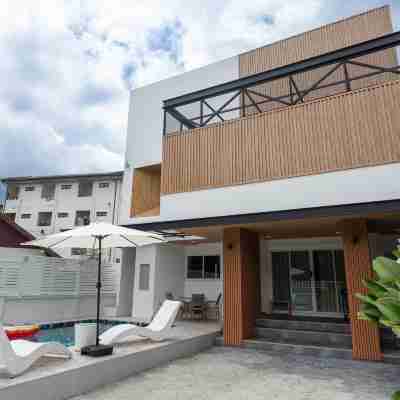 VivaDeva ,Luxury Pool Villa In Nimman 4BR Walk to MAYA MALL Rooms