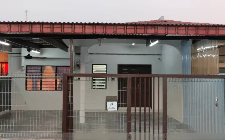 HARMONY HOMESTAY Отели в г. Капар