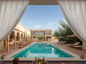 Dunhuang West Desert · Wild Luxury Resort B&B