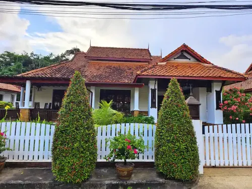 Secure 3 Bedroom Villa near beach