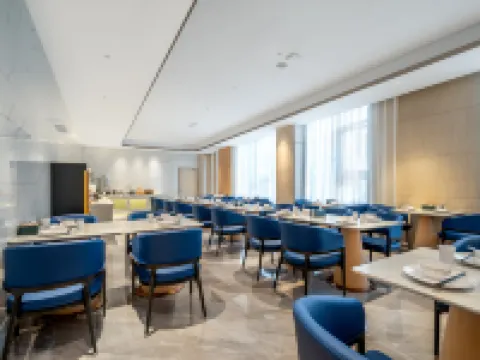 Xingshan WAVE Hotel (Jingjiang People's Park) فنادق في جينغجيانغ