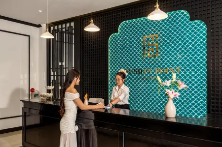 Hoan Cau Hotel Отели рядом с достопримечательностью «Tomb of Dục Đức»