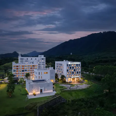 Yunmen 5 Seasons Argyle Resort Hotel