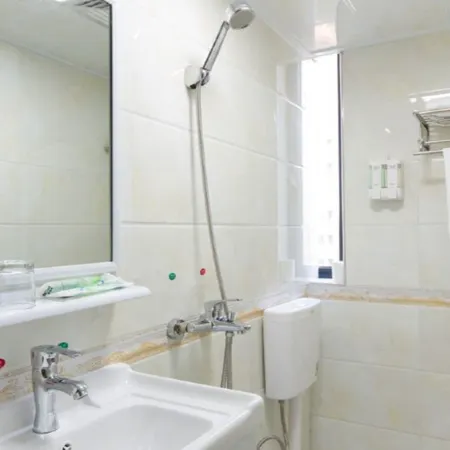 First class Express Hotel (Huanghua Airport store)