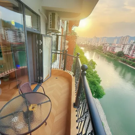 Lecheng Hotel (Xuan'en Wenlan Bridge)