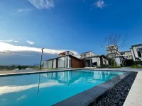 Innsi vacation homestay - مسبح