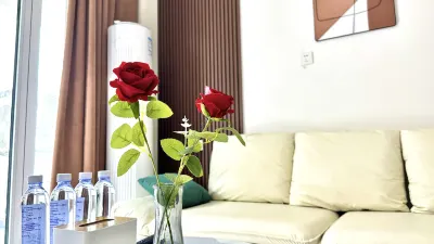 Yishui Yiju Tea Secret Hotel (Xiangming Shanju Branch) Hotels near Heavenly Kingdom Scenic Area