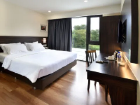 Yangtze Hotel Permas Jaya Hotels in Plentong