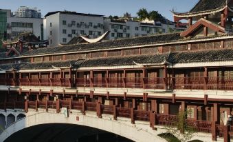 Bense E-Sports Hotel (Tongren Ancient Town Railway Station Branch)