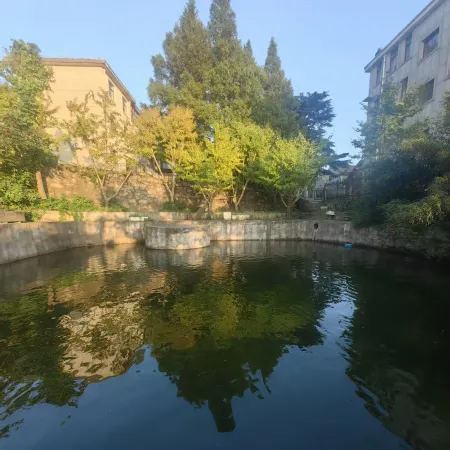 Yunfeng Hotel (Xinyang Jigong Mountain Scenic Area)