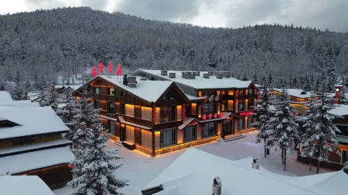 Xuexiang Ruixue Yunting Hotel