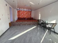 Friends' Inn in Xuegu
