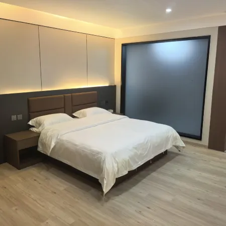 Yunxi Hotel (Lingshou County Railway College)