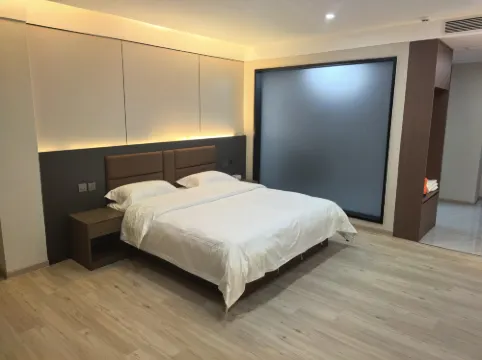 Yunxi Hotel (Lingshou County Railway College)