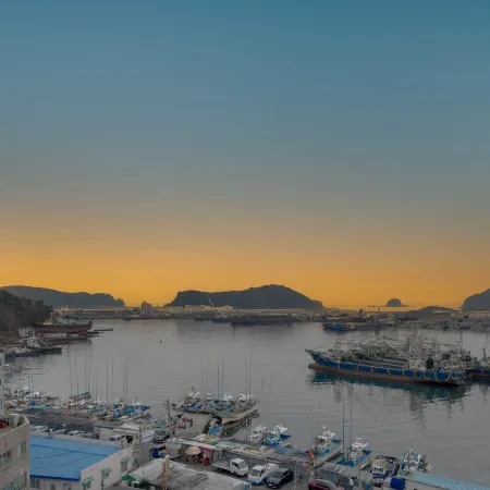 Brown Dot Hotel Dadaepo Beach (Old.Oia Hotel) Отели рядом с достопримечательностью «Пляж Дадэпо»
