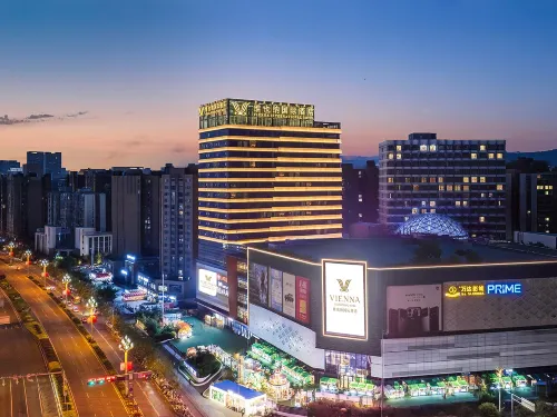 Vienna International Hotel (Xichang Qionghai Wetland Wanda Plaza Store)