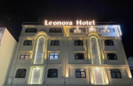 Leonora Hotel Các khách sạn gần Công Viên Nhạc Nước Van Phuc City