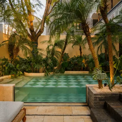 MitAn Resort Hotel(Chongqing Jiefangbei Branch) Hotels near Shibati