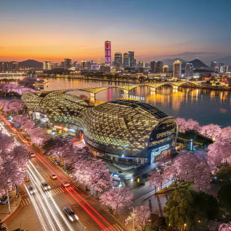 Yeste International Hotel (Liuzhou Cruise Terminal Shuangyu Hui River View Branch)