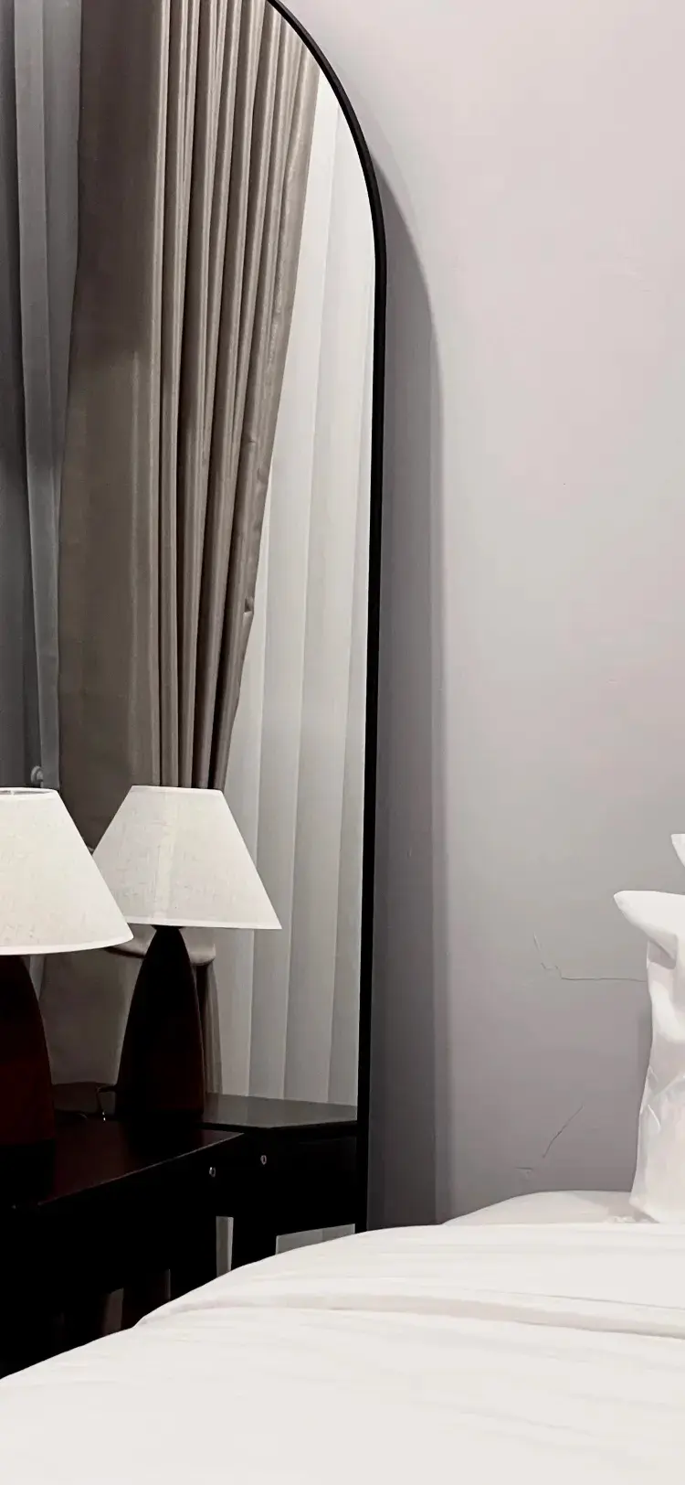 ห้องดีลักซ์ เตียงใหญ่ 1 เตียง