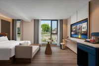 Moling Hotel (Zhuzhou Railway Station Wangfuxing Plaza) - parking