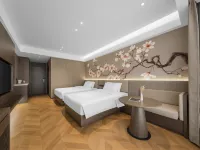 Ruige Hotel (Gesar Square) Hotels in Yushu City