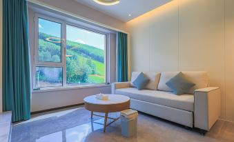 Shenglong Apartment (Wanlong Ski Resort)