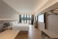 All Seasons Yichang Riverside Avenue River View Hotel - balcony
