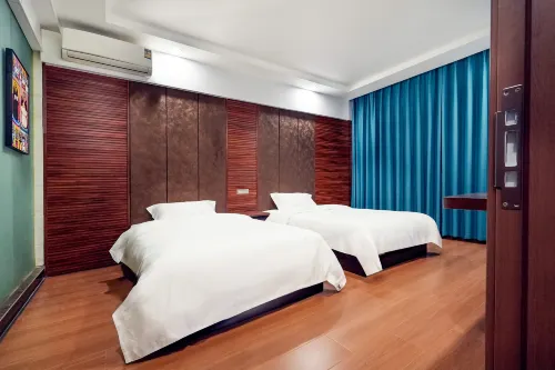 Elf Hostel · Enjoy & Play Youth Inn (Libo Ancient Town Food Street) - Bintang 2