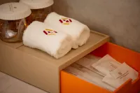 Greenland Zhongzhou International Hotel - parking