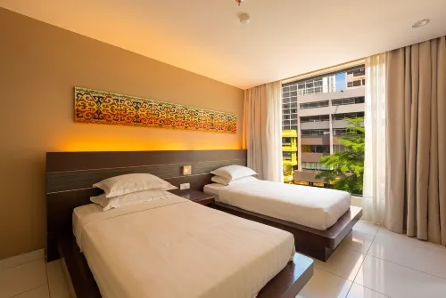 Kinabalu Daya Hotel at Gaya Street - С баром